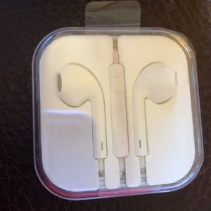 Ear Pods with 3.5 mm Headphone Plug